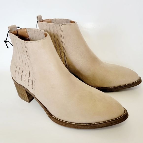 women's briar block heeled ankle bootie - Picture 1 of 4